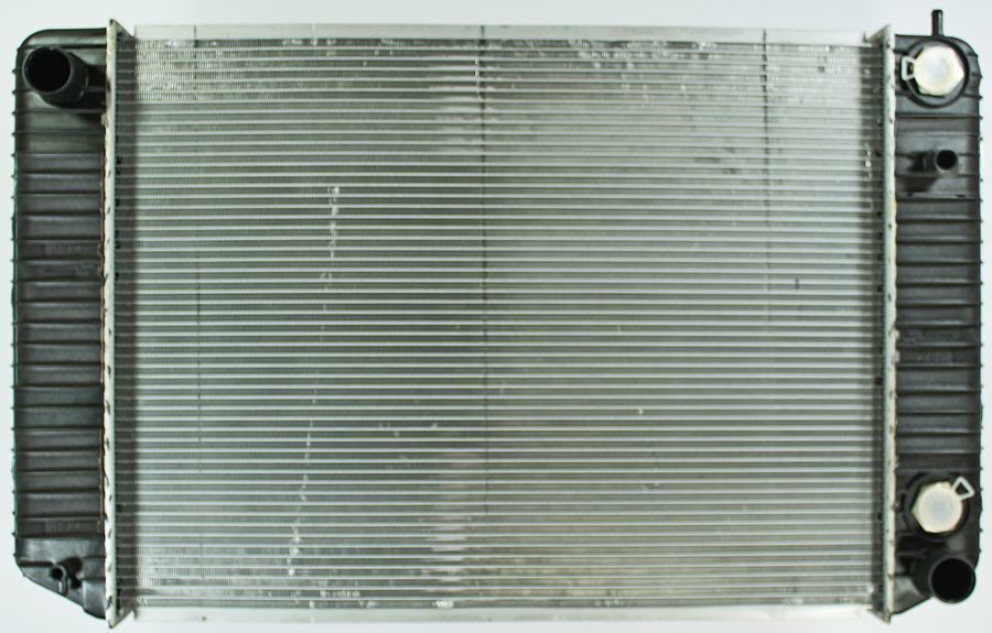 Foto de Radiador para Chevrolet C70 Kodiak Chevrolet C6500 Kodiak Chevrolet C7500 Kodiak GMC C6000 Topkick GMC C7000 Topkick GMC C6500 Topkick GMC C7500 Topkick Marca APDI Parte #8011811
