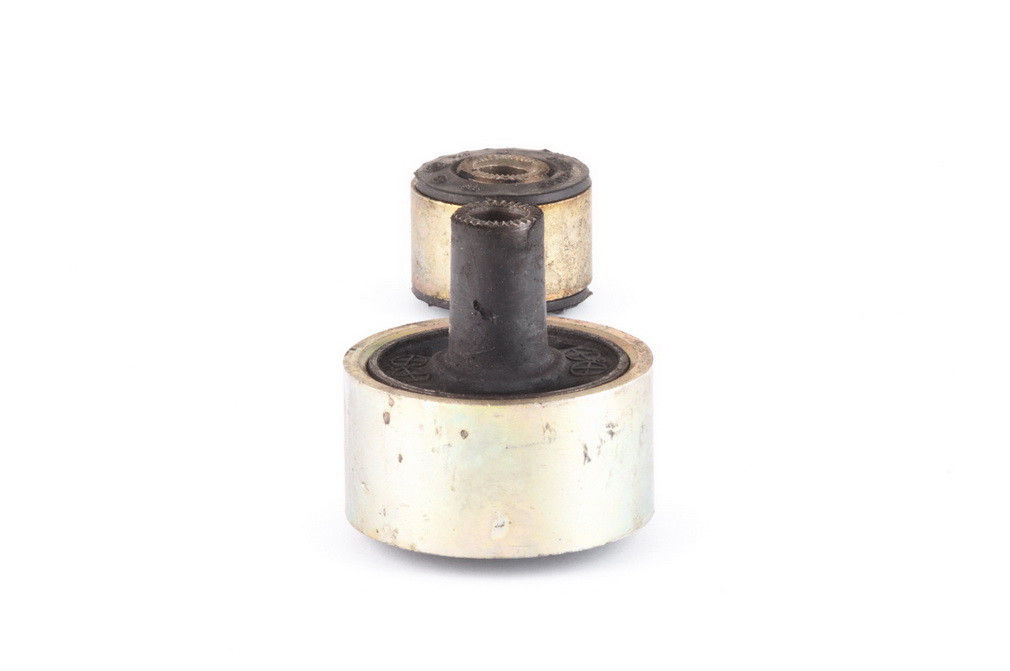 Foto de Soporte Amortiguador de Torque del Motor para Hyundai Excel 1986 Marca PIONEER INC. Nmero de Parte 608045