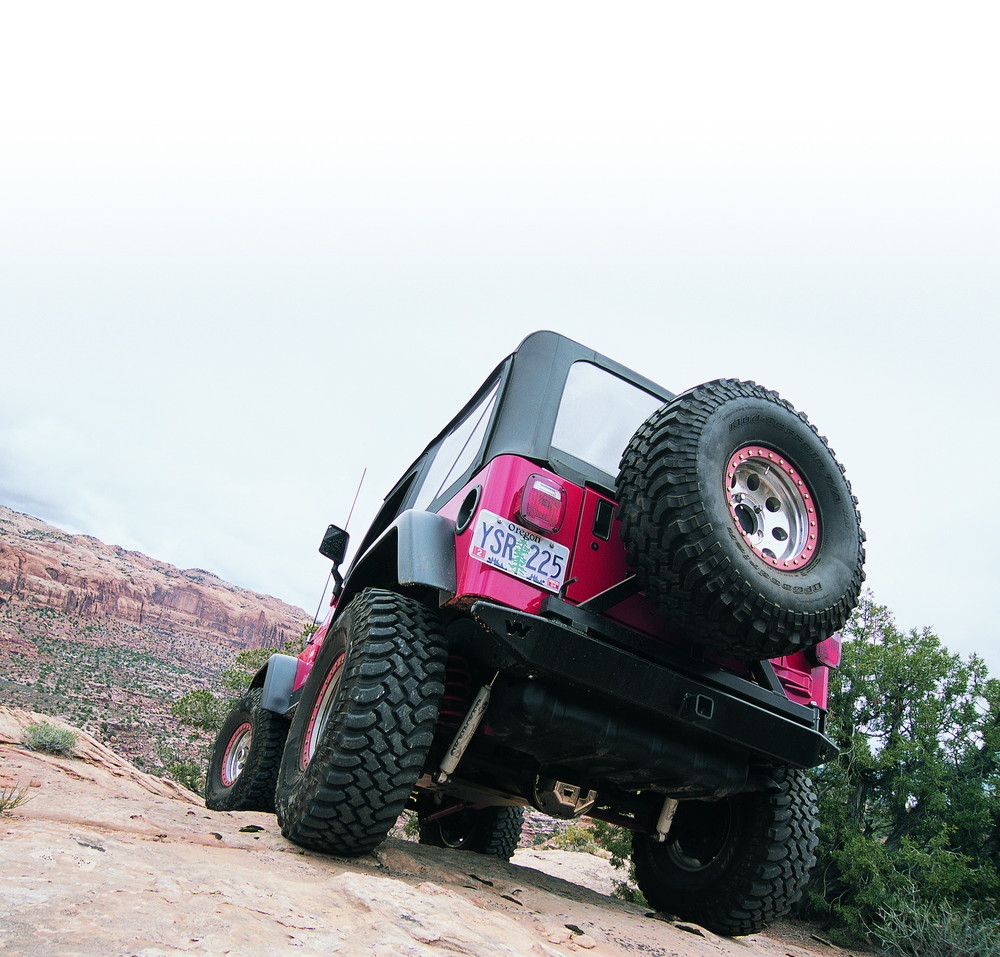 Foto de Parachoque Rock Crawler Rear para Jeep Wrangler Marca WARN WINCH Nmero de Parte 61857