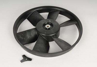 GM GENUINE PARTS - Engine Cooling Fan Assembly - GMP 15-8470