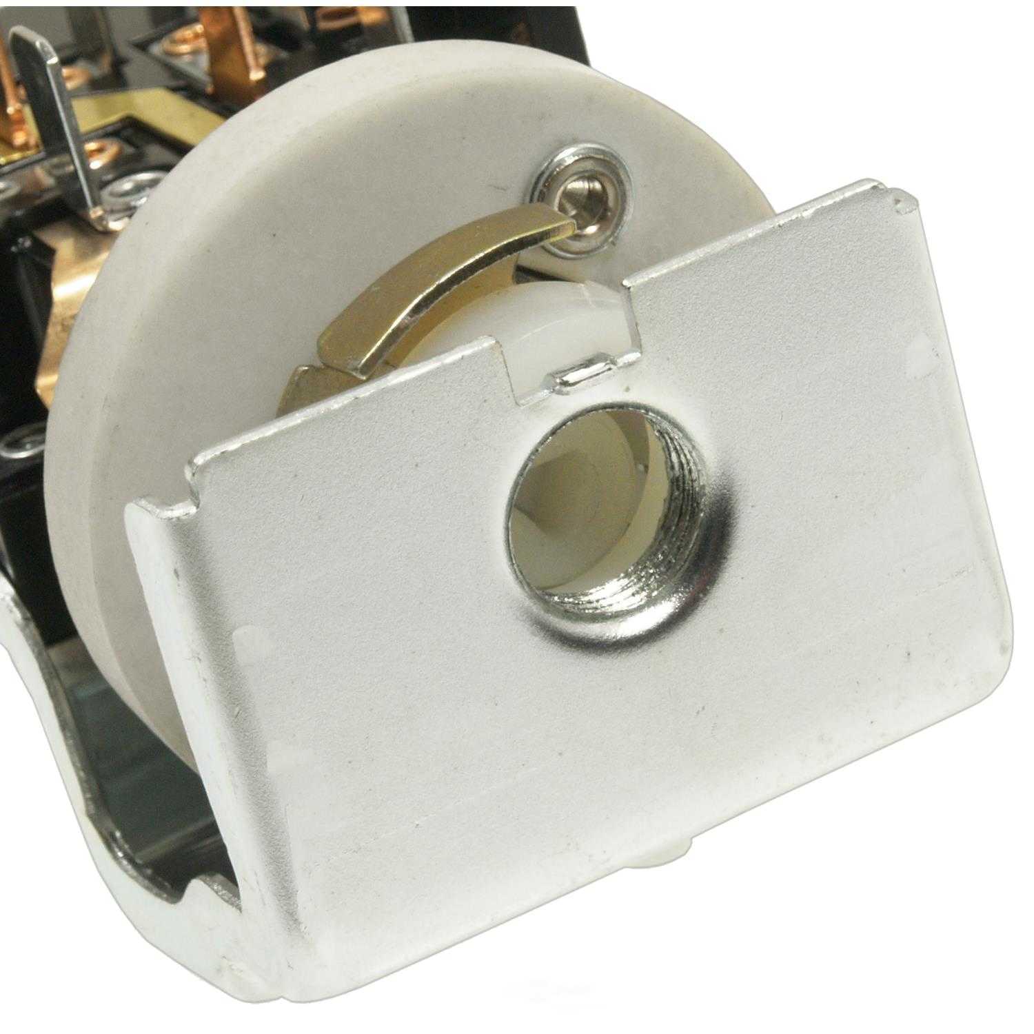 STANDARD MOTOR PRODUCTS - Headlight Switch - STA - ds-690