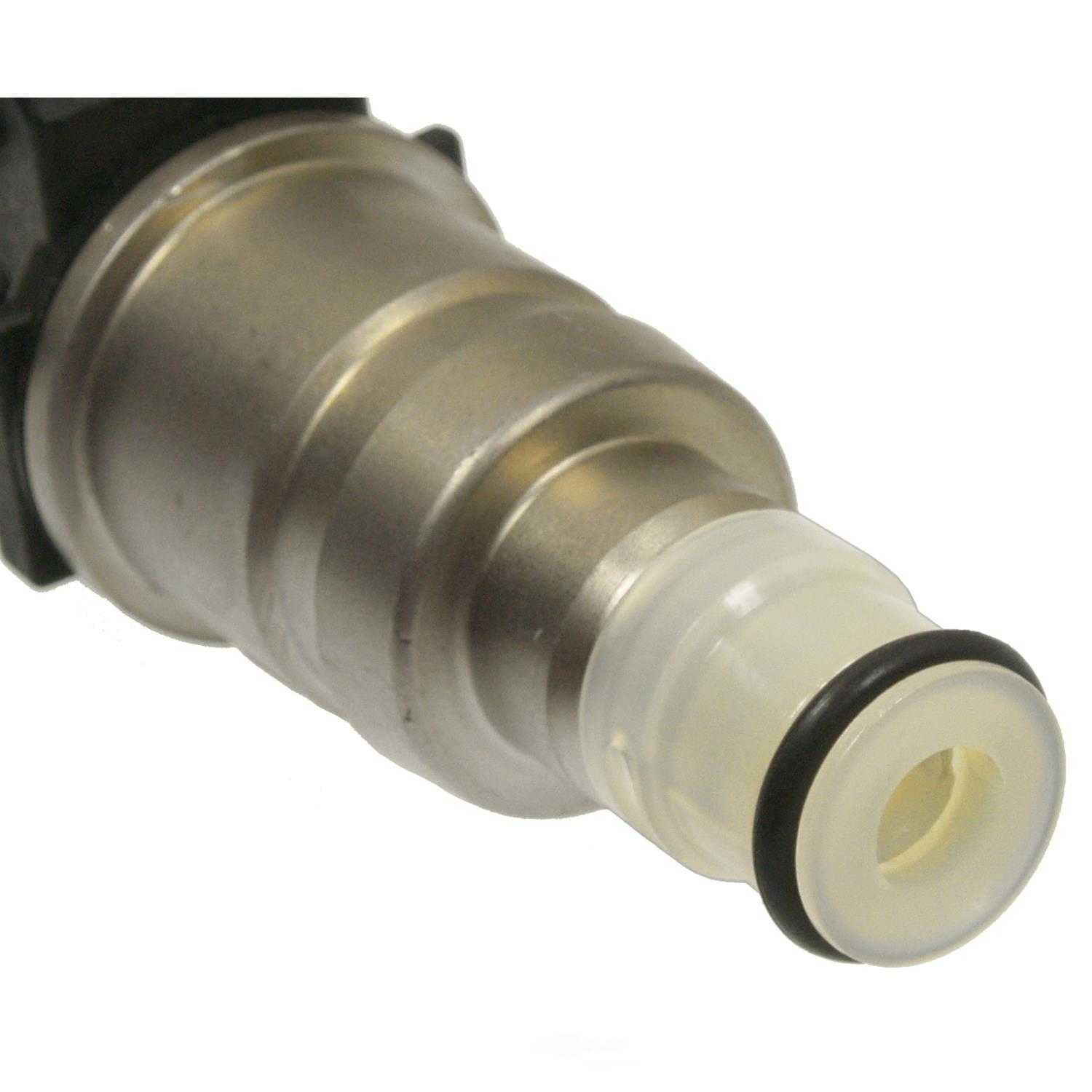 STANDARD MOTOR PRODUCTS - Fuel Injector - STA - fj262