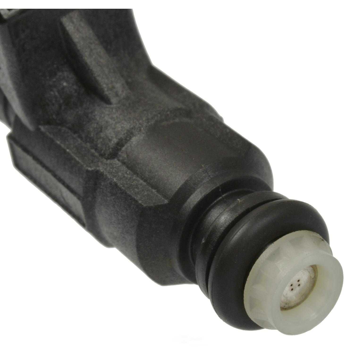 STANDARD MOTOR PRODUCTS - Fuel Injector - STA - fj677