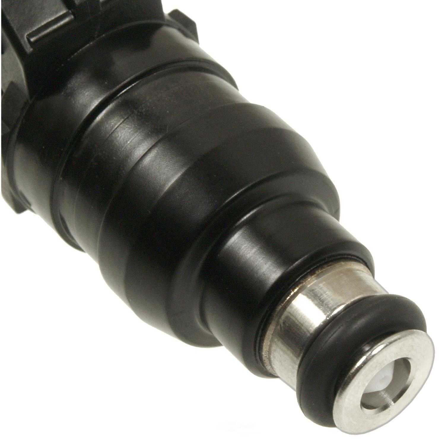 STANDARD MOTOR PRODUCTS - Fuel Injector - STA - fj679