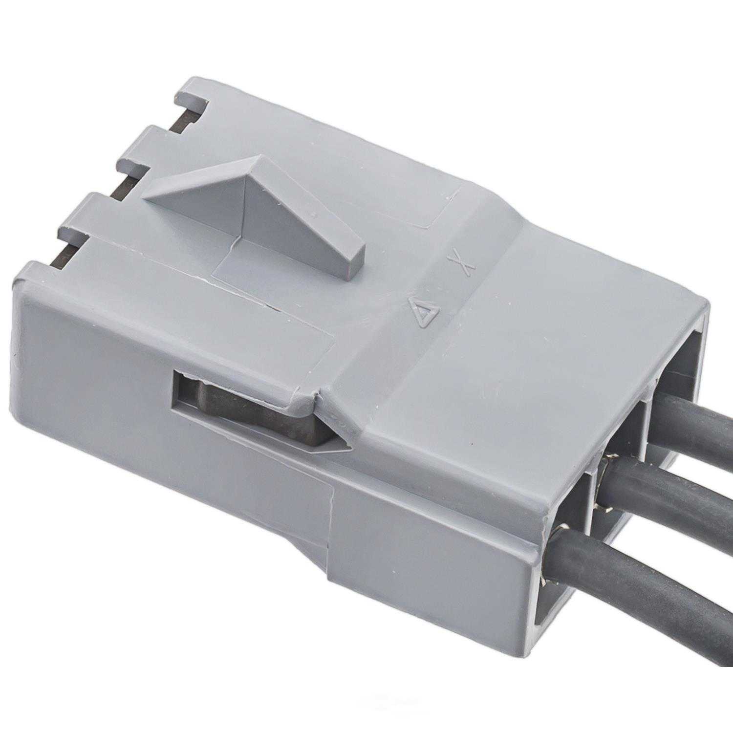 STANDARD MOTOR PRODUCTS - Center High Mount Stop Light Connector - STA - s2429
