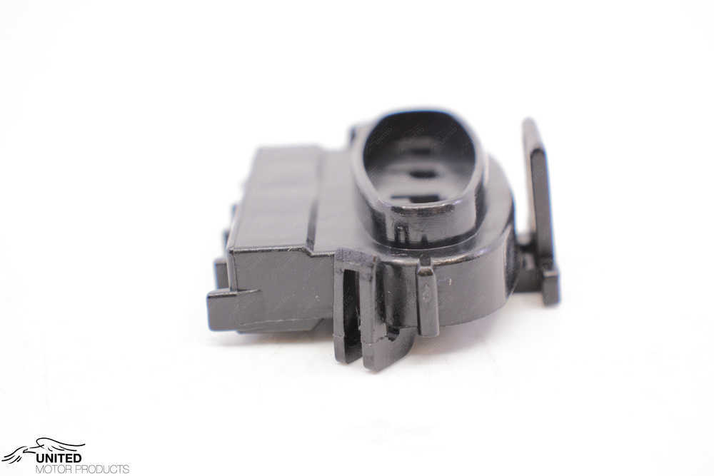 UNITED MOTOR PRODUCTS - Fuel Pump Connector - UIW CON-83